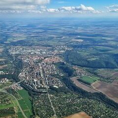 Flugwegposition um 13:35:14: Aufgenommen in der Nähe von Okres Znojmo, Tschechien in 1483 Meter